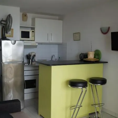 Apartment 4 Pers, Baclon Vue Mer, 1 Chambre, Piscine + Parking, A 50m De La Mer Et Des Commerces - Ref Sav336h Agde